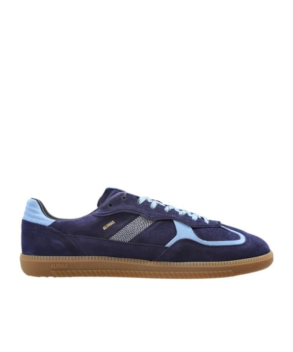 Low-top lace-up casual sneakers
