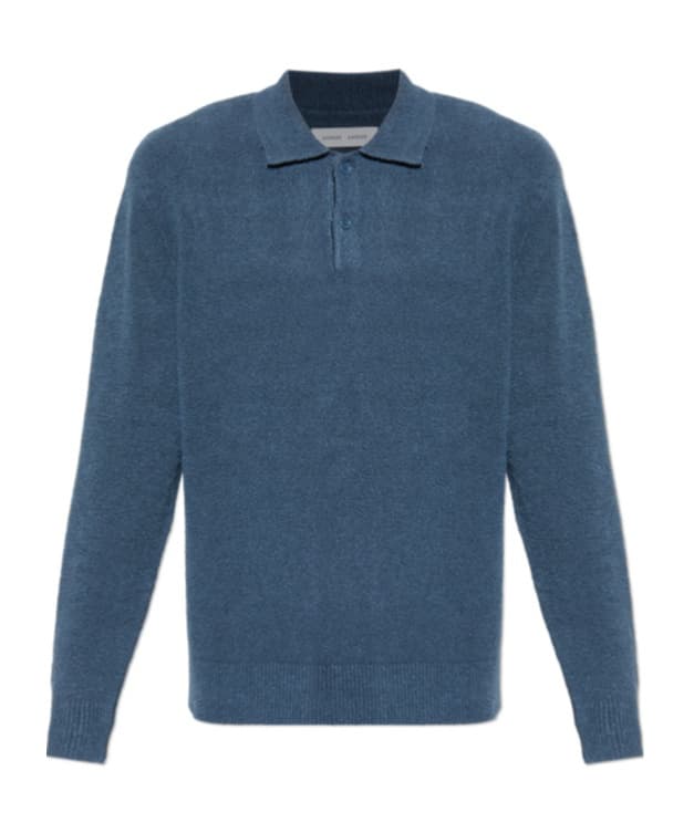 button-fastening polo shirt