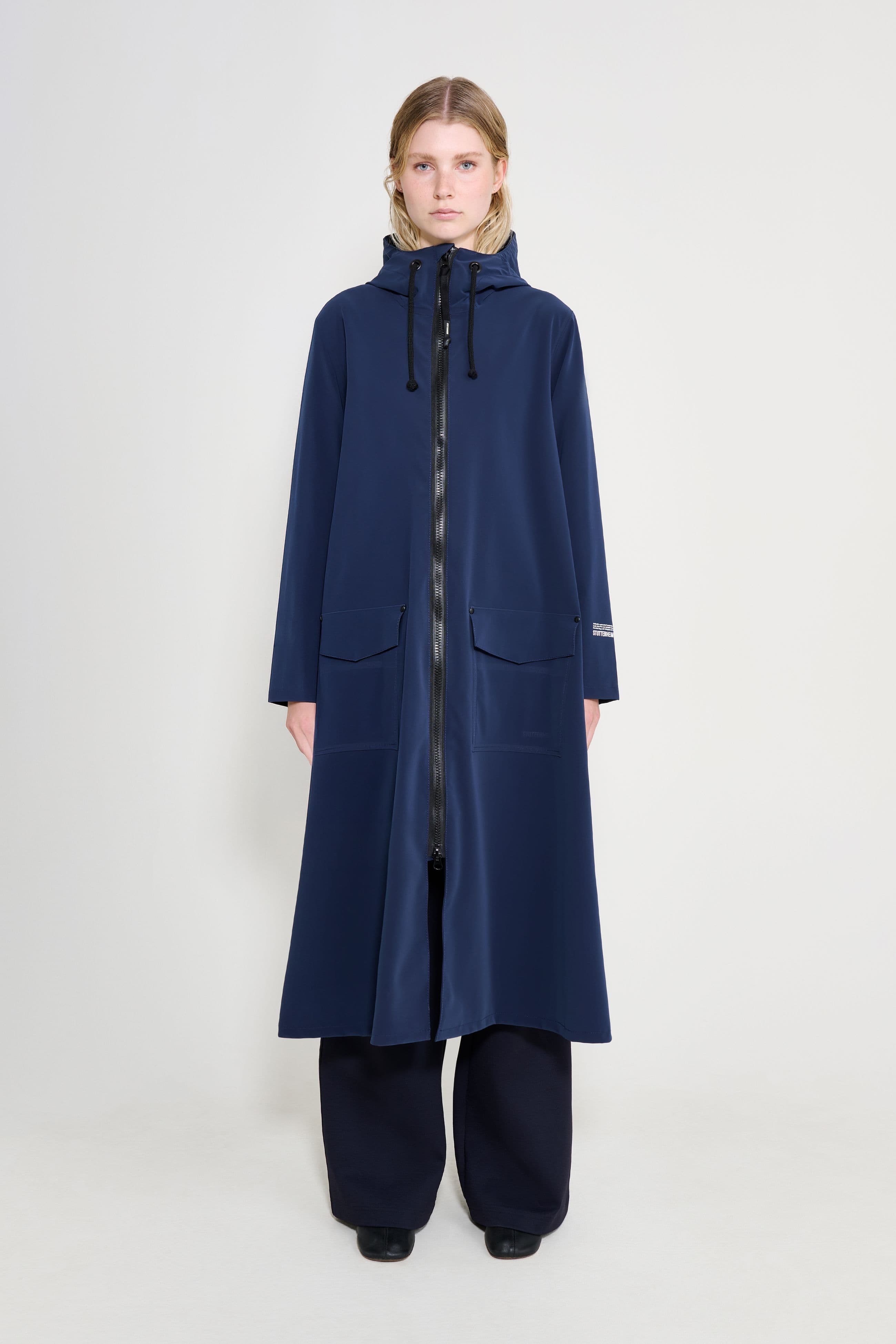 Mosebacke Long Patch Raincoat Navy