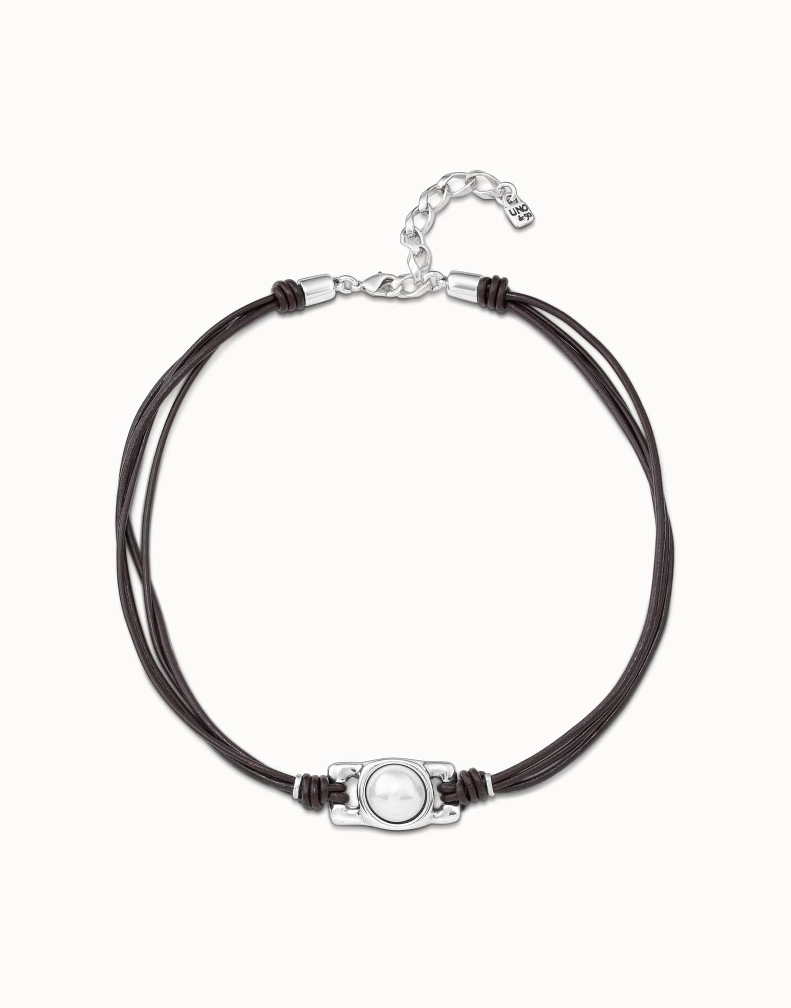 Short leather necklace with pearl
