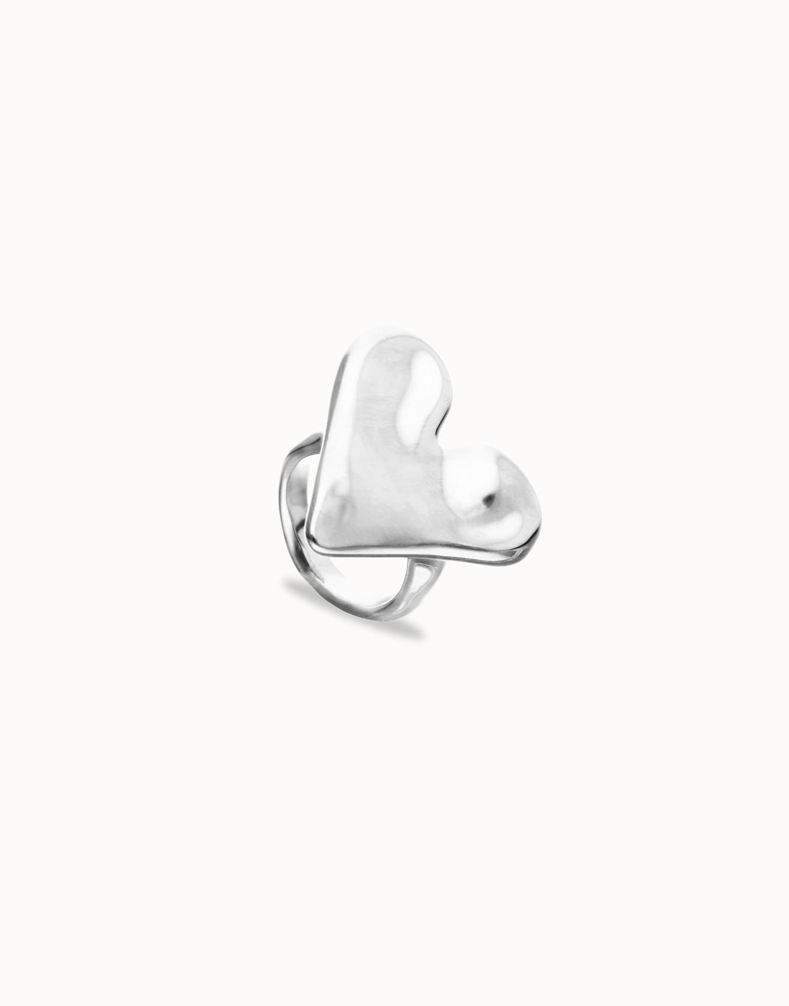 Maxi ring with heart shape