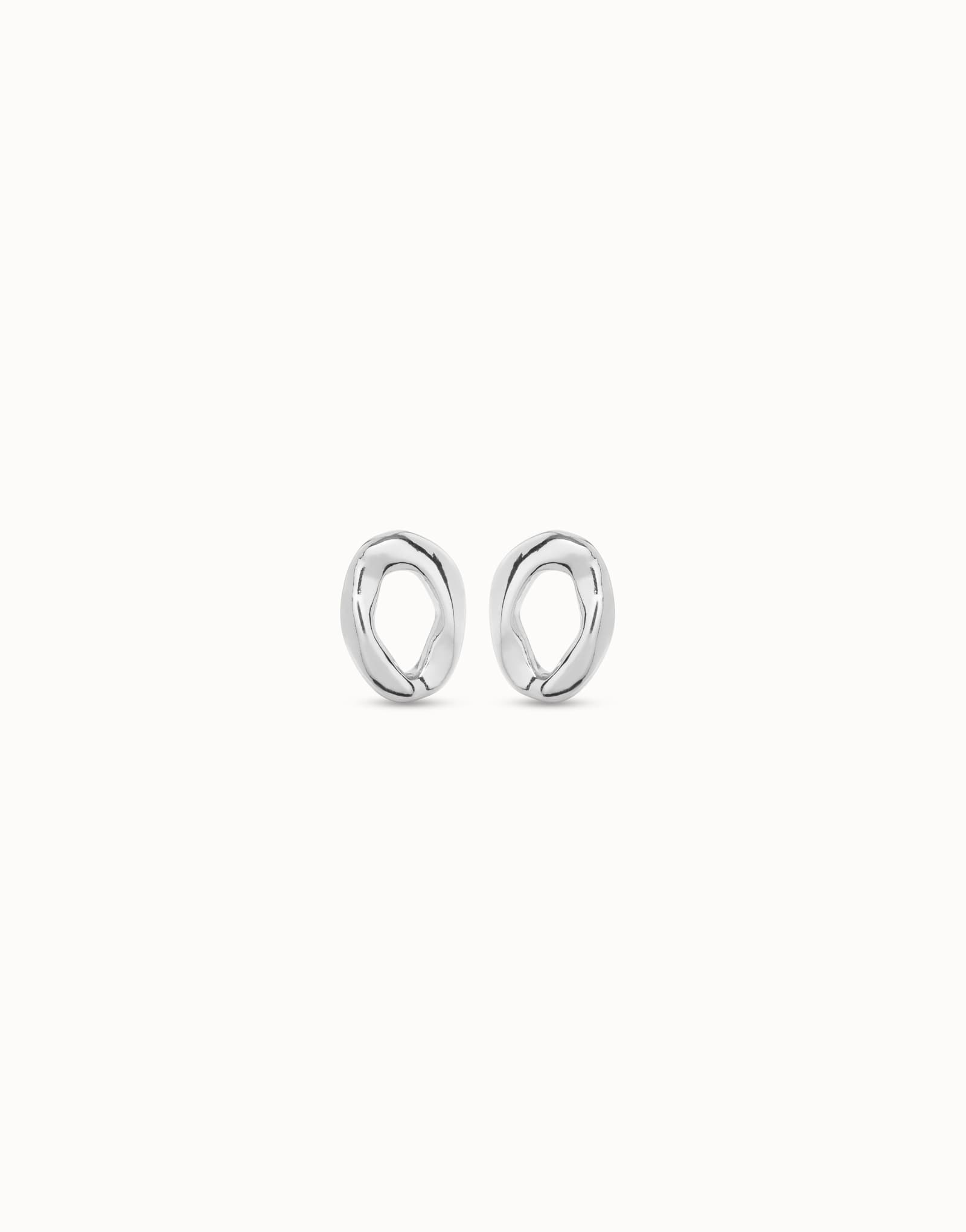 Oval link shape stud earrings